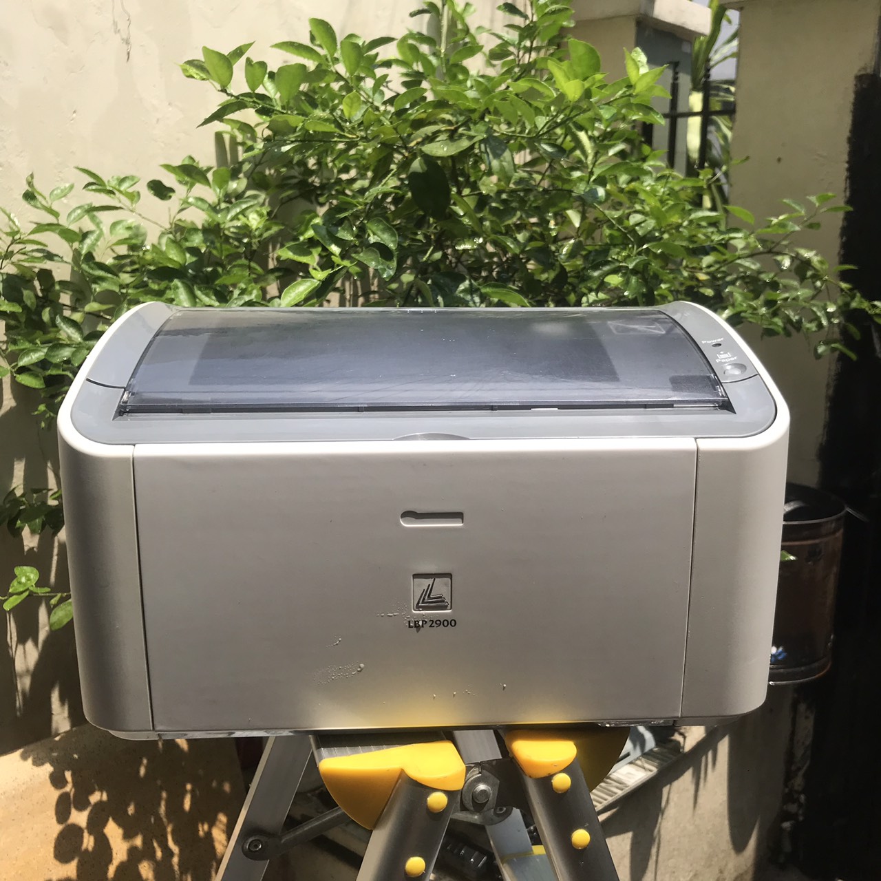 Máy in cũ Canon LBP2900, Laser trắng đen